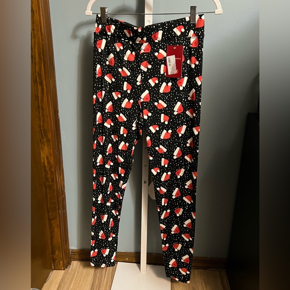 R Sofia Holiday Black and Red Santa Hat and Snow Leggings NWT